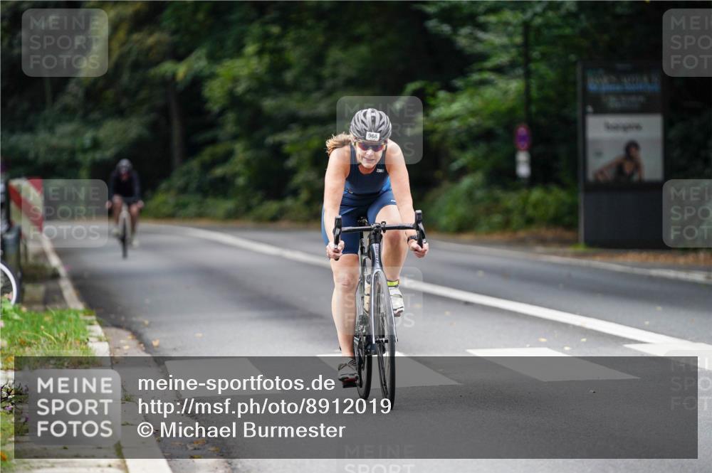 14.09.2025 - Stadtparktriathlon Michael Burmester http://msf.ph/oto/8912019 14.09.2025 11:24:17 Radfahren 894, 968, 970, 980 meine-sportfotos.de