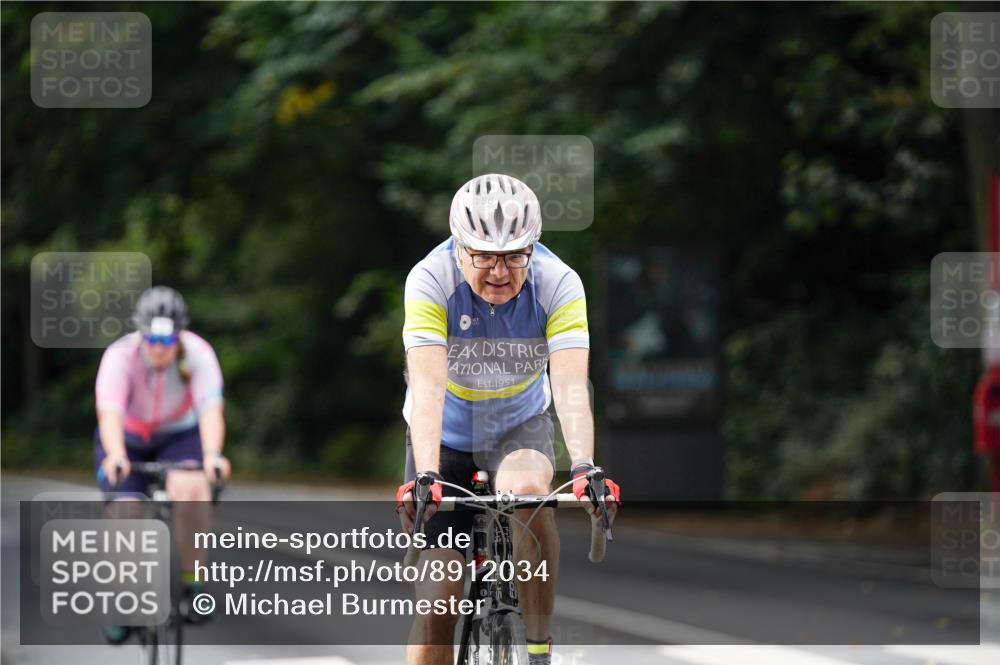 14.09.2025 - Stadtparktriathlon Michael Burmester http://msf.ph/oto/8912034 14.09.2025 11:24:47 Radfahren 756, 877, 900, 950, 962, 967 meine-sportfotos.de