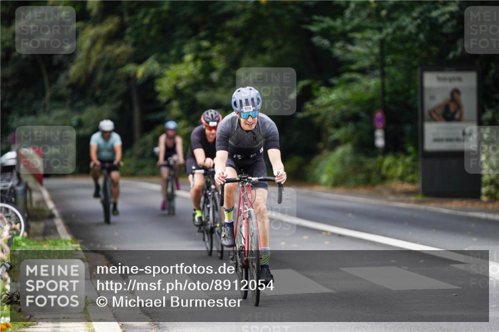14.09.2025 - Stadtparktriathlon Michael Burmester http://msf.ph/oto/8912054 14.09.2025 11:25:38 Radfahren 826, 837, 852, 919, 992, 1000 meine-sportfotos.de