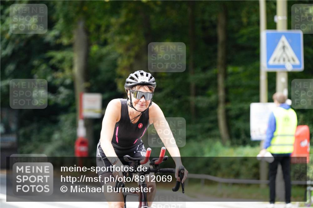 14.09.2025 - Stadtparktriathlon Michael Burmester http://msf.ph/oto/8912069 14.09.2025 11:26:10 Radfahren 835, 930, 951, 1006 meine-sportfotos.de