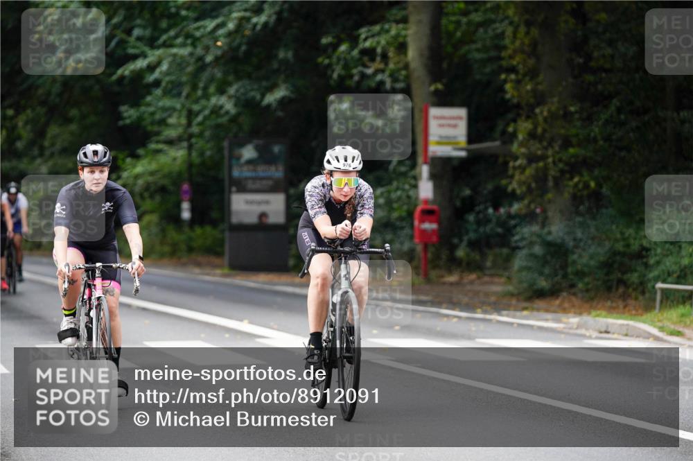14.09.2025 - Stadtparktriathlon Michael Burmester http://msf.ph/oto/8912091 14.09.2025 11:26:36 Radfahren 846, 911, 931, 934, 942, 961, 976 meine-sportfotos.de