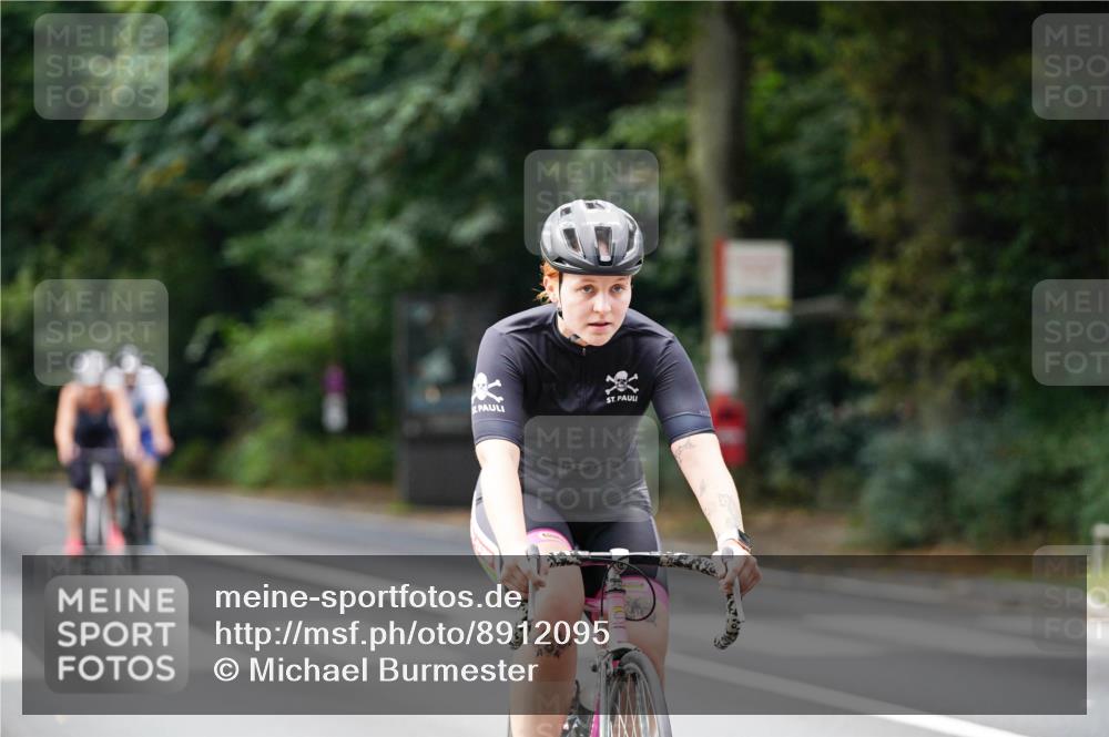14.09.2025 - Stadtparktriathlon Michael Burmester http://msf.ph/oto/8912095 14.09.2025 11:26:37 Radfahren 846, 905, 911, 931, 942, 961, 976 meine-sportfotos.de