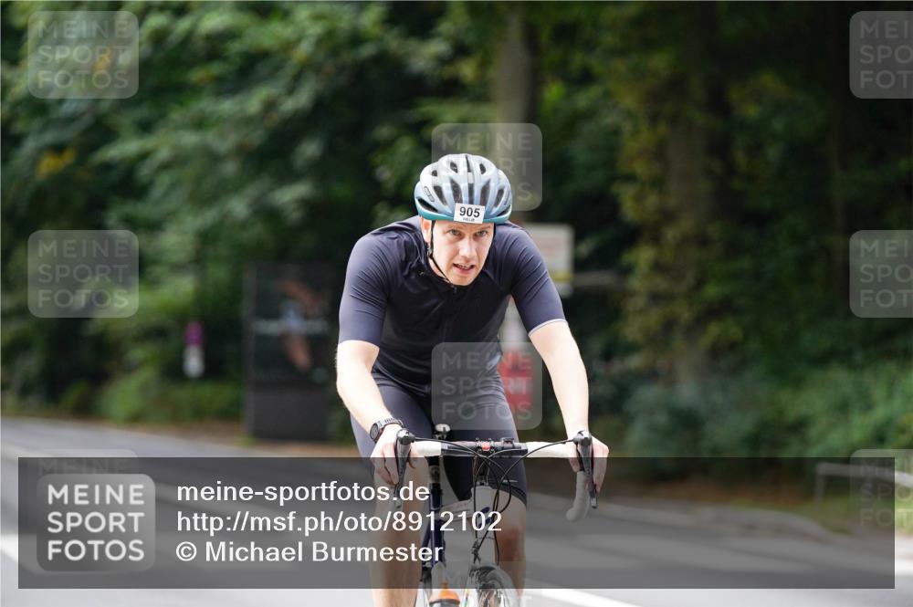 14.09.2025 - Stadtparktriathlon Michael Burmester http://msf.ph/oto/8912102 14.09.2025 11:26:45 Radfahren 905, 911, 914, 942, 961 meine-sportfotos.de