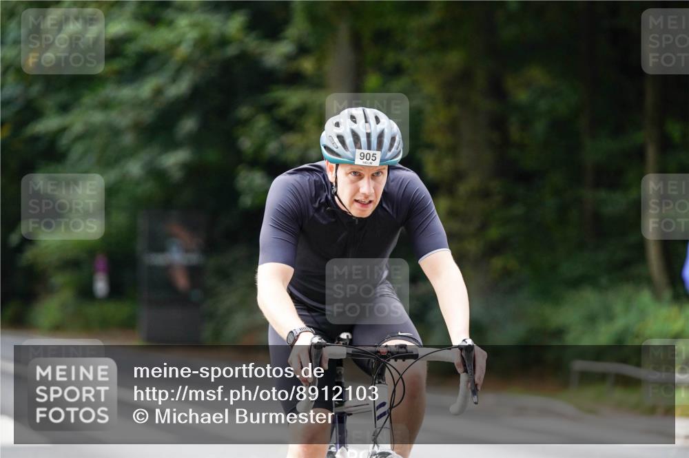 14.09.2025 - Stadtparktriathlon Michael Burmester http://msf.ph/oto/8912103 14.09.2025 11:26:45 Radfahren 905, 911, 914, 942, 961 meine-sportfotos.de