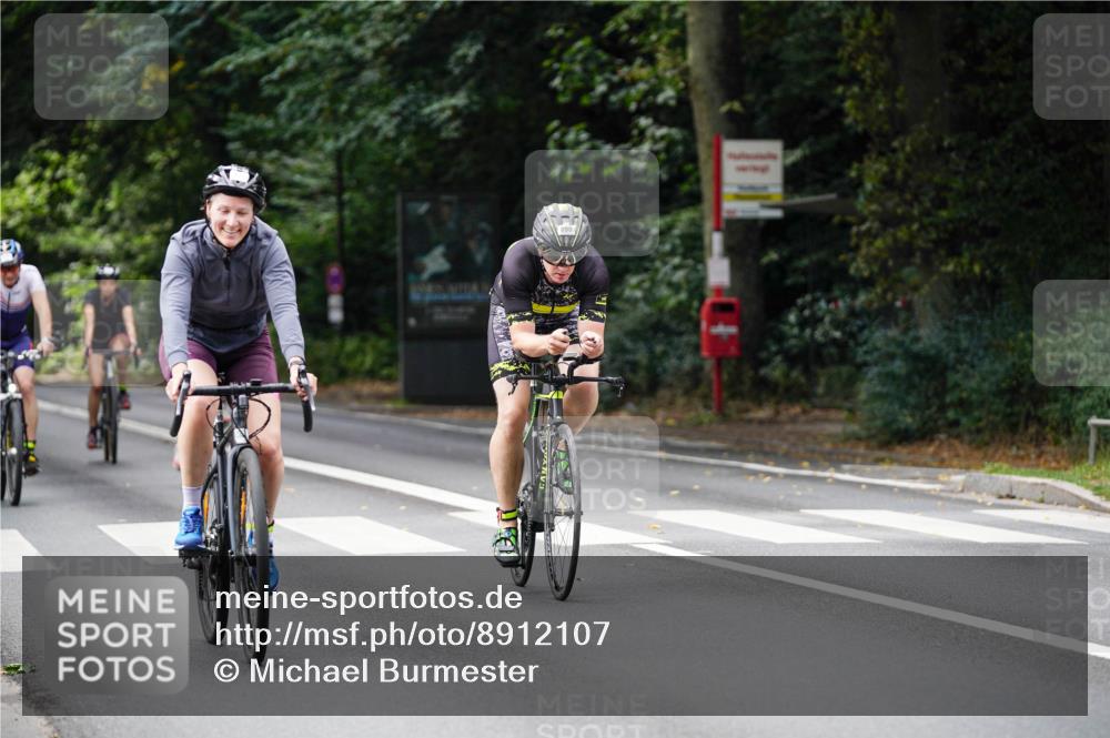 14.09.2025 - Stadtparktriathlon Michael Burmester http://msf.ph/oto/8912107 14.09.2025 11:26:54 Radfahren 868, 898, 914, 932, 969, 985, 995 meine-sportfotos.de