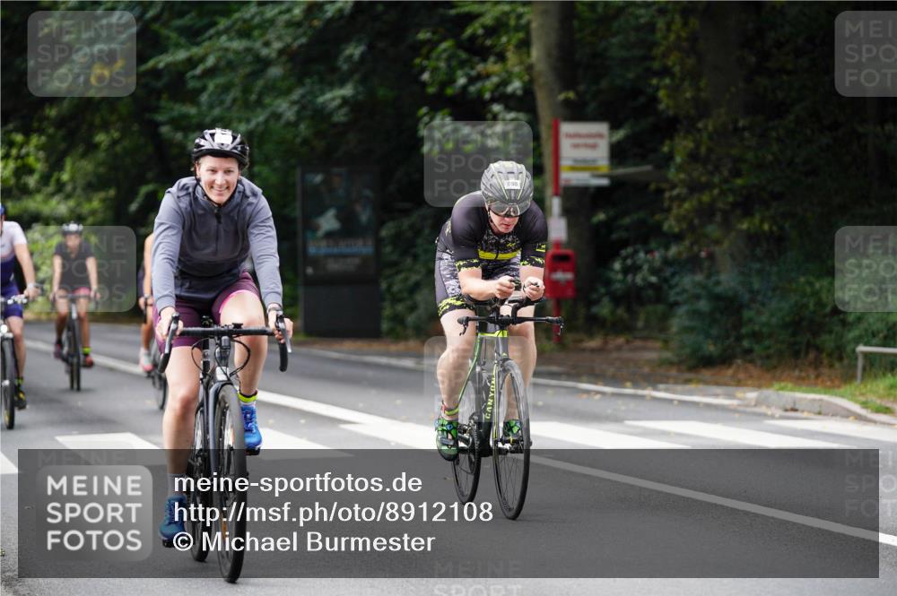 14.09.2025 - Stadtparktriathlon Michael Burmester http://msf.ph/oto/8912108 14.09.2025 11:26:54 Radfahren 868, 898, 914, 932, 969, 985, 995 meine-sportfotos.de