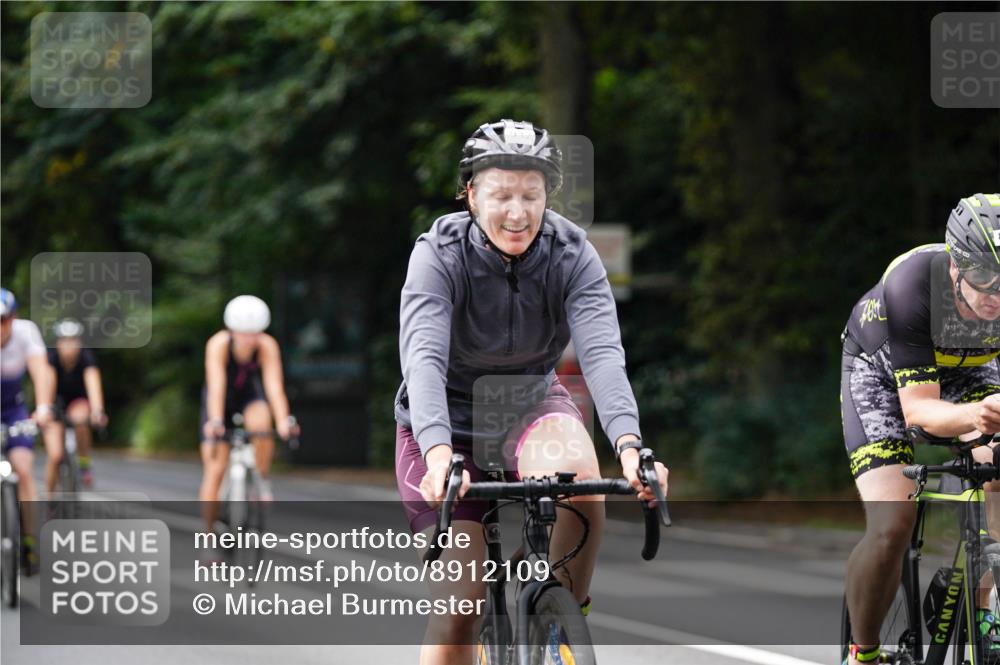 14.09.2025 - Stadtparktriathlon Michael Burmester http://msf.ph/oto/8912109 14.09.2025 11:26:55 Radfahren 868, 898, 932, 969, 985, 995 meine-sportfotos.de