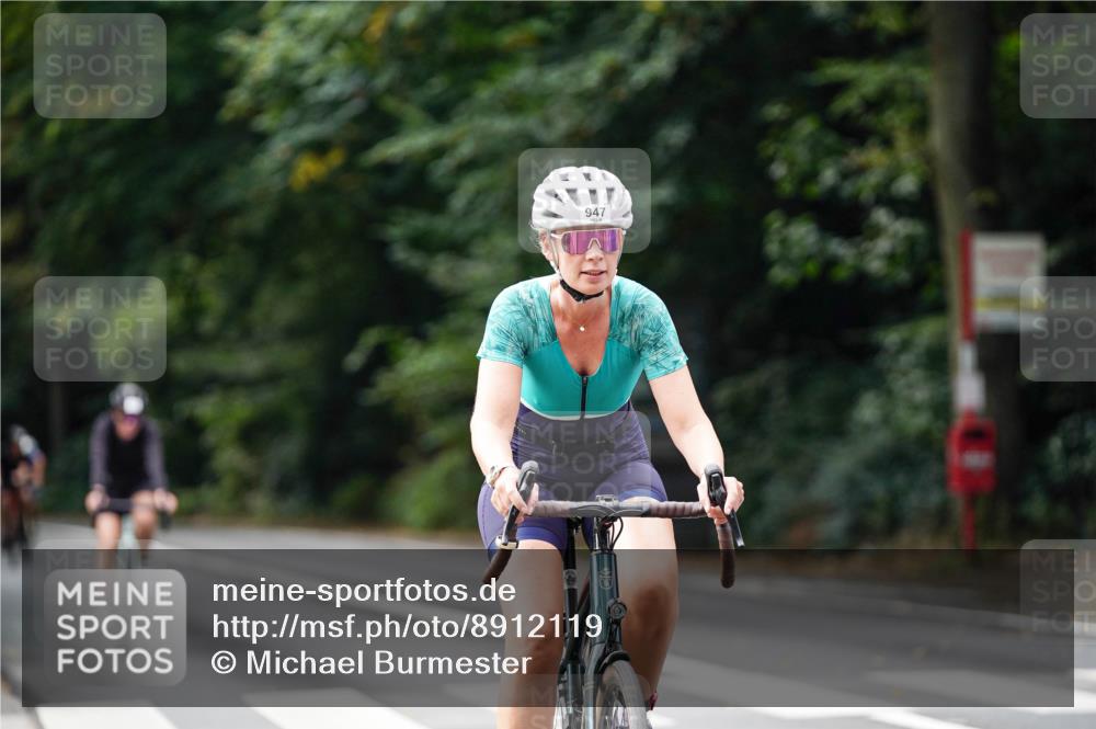 14.09.2025 - Stadtparktriathlon Michael Burmester http://msf.ph/oto/8912119 14.09.2025 11:27:19 Radfahren 836, 838, 867, 874, 947, 979, 996 meine-sportfotos.de