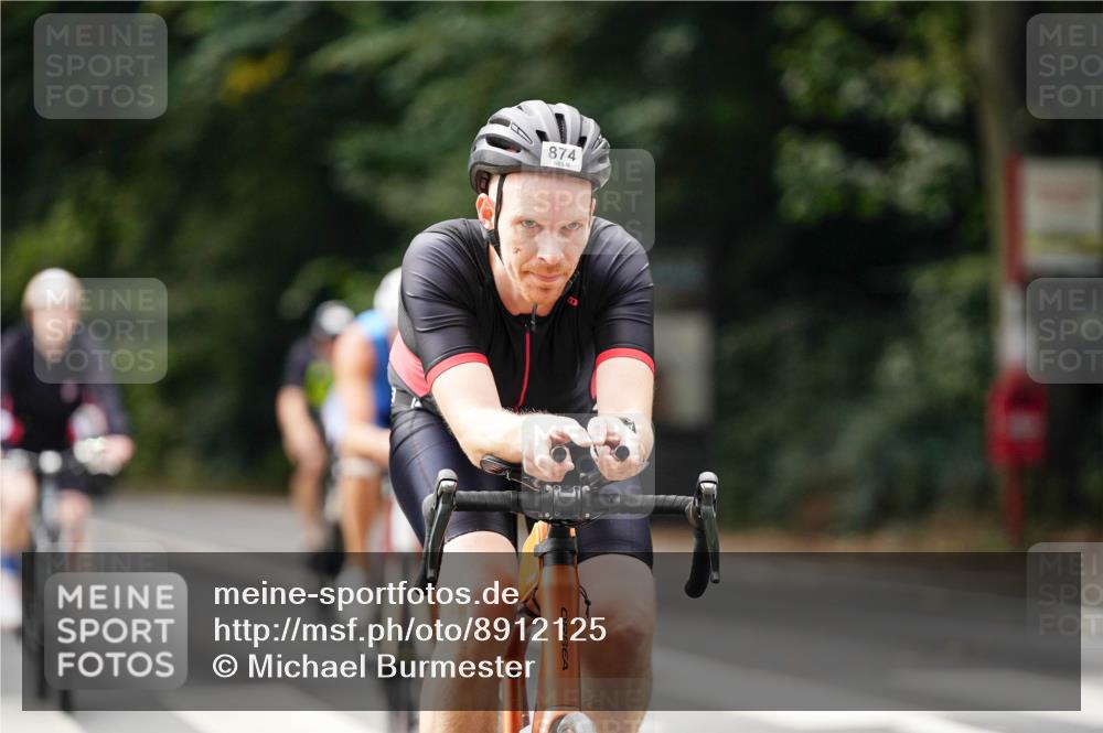 14.09.2025 - Stadtparktriathlon Michael Burmester http://msf.ph/oto/8912125 14.09.2025 11:27:25 Radfahren 838, 867, 874, 947, 979, 996 meine-sportfotos.de