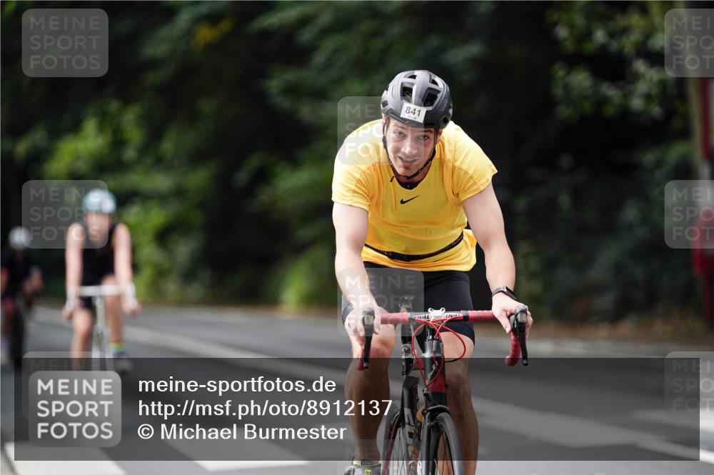 14.09.2025 - Stadtparktriathlon Michael Burmester http://msf.ph/oto/8912137 14.09.2025 11:27:42 Radfahren 833, 841, 859, 872, 889, 917, 944, 990, 1016, 1020 meine-sportfotos.de