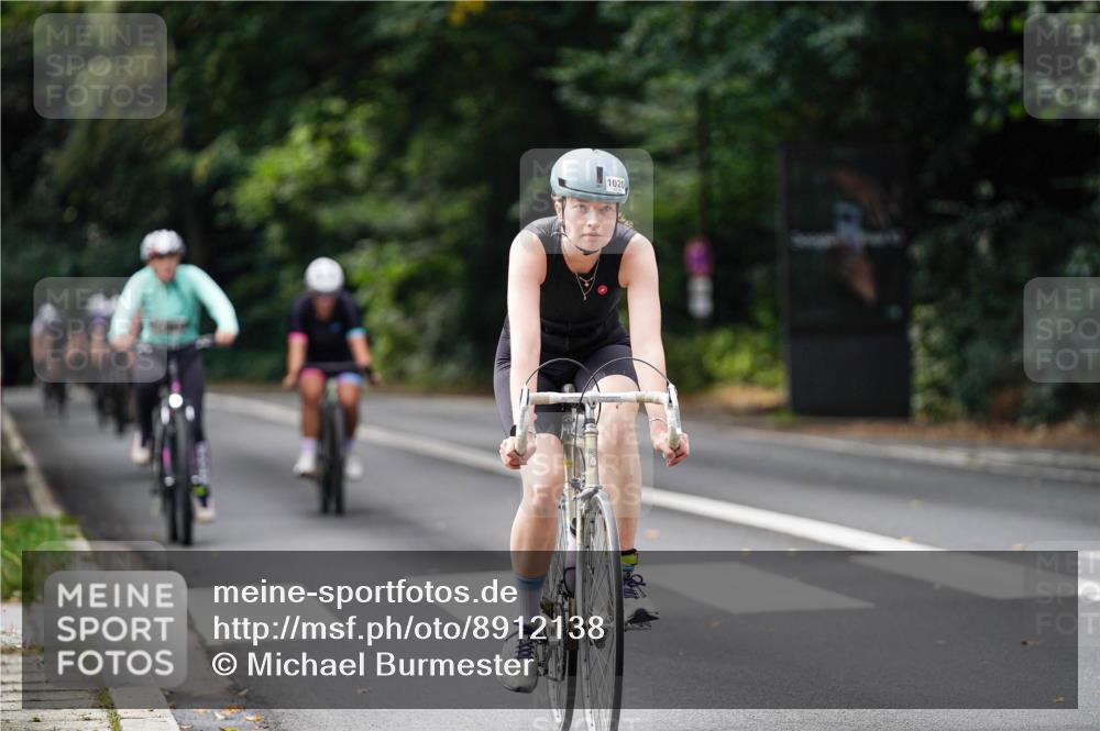14.09.2025 - Stadtparktriathlon Michael Burmester http://msf.ph/oto/8912138 14.09.2025 11:27:43 Radfahren 833, 841, 872, 889, 917, 944, 990, 1016, 1020 meine-sportfotos.de