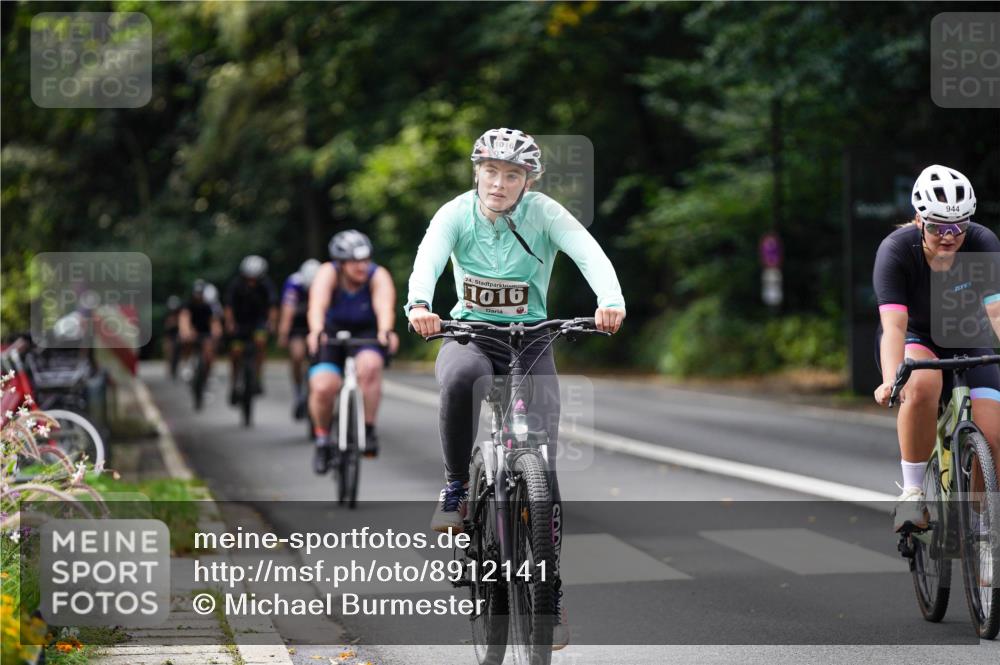 14.09.2025 - Stadtparktriathlon Michael Burmester http://msf.ph/oto/8912141 14.09.2025 11:27:45 Radfahren 833, 841, 853, 872, 889, 917, 944, 990, 1009, 1016, 1020 meine-sportfotos.de
