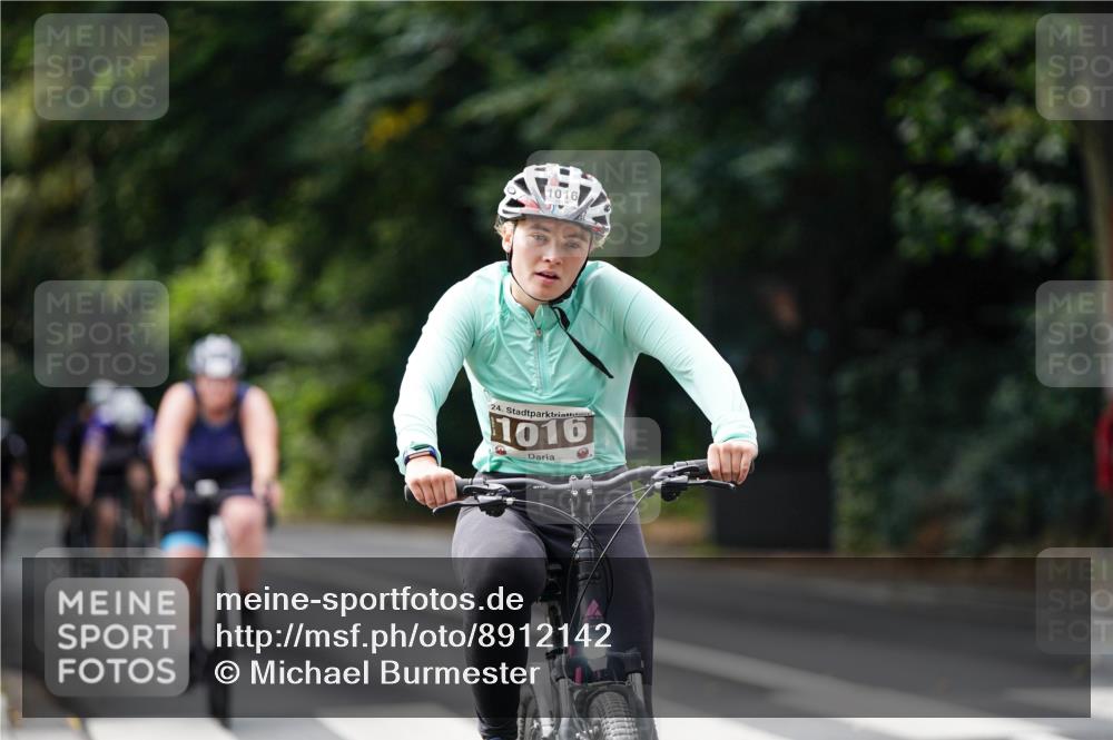 14.09.2025 - Stadtparktriathlon Michael Burmester http://msf.ph/oto/8912142 14.09.2025 11:27:46 Radfahren 833, 841, 853, 872, 890, 917, 944, 990, 1009, 1016, 1020 meine-sportfotos.de
