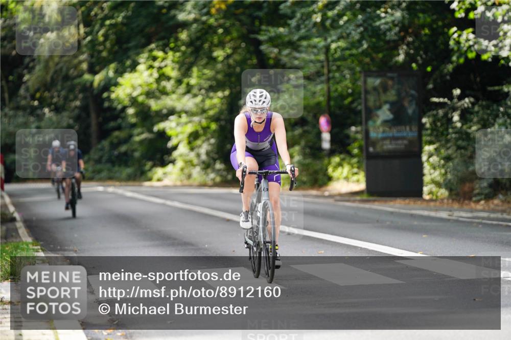14.09.2025 - Stadtparktriathlon Michael Burmester http://msf.ph/oto/8912160 14.09.2025 11:28:03 Radfahren 848, 916, 925, 941 meine-sportfotos.de