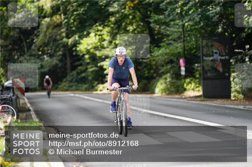14.09.2025 - Stadtparktriathlon Michael Burmester http://msf.ph/oto/8912168 14.09.2025 11:28:11 Radfahren 854, 925, 1012 meine-sportfotos.de