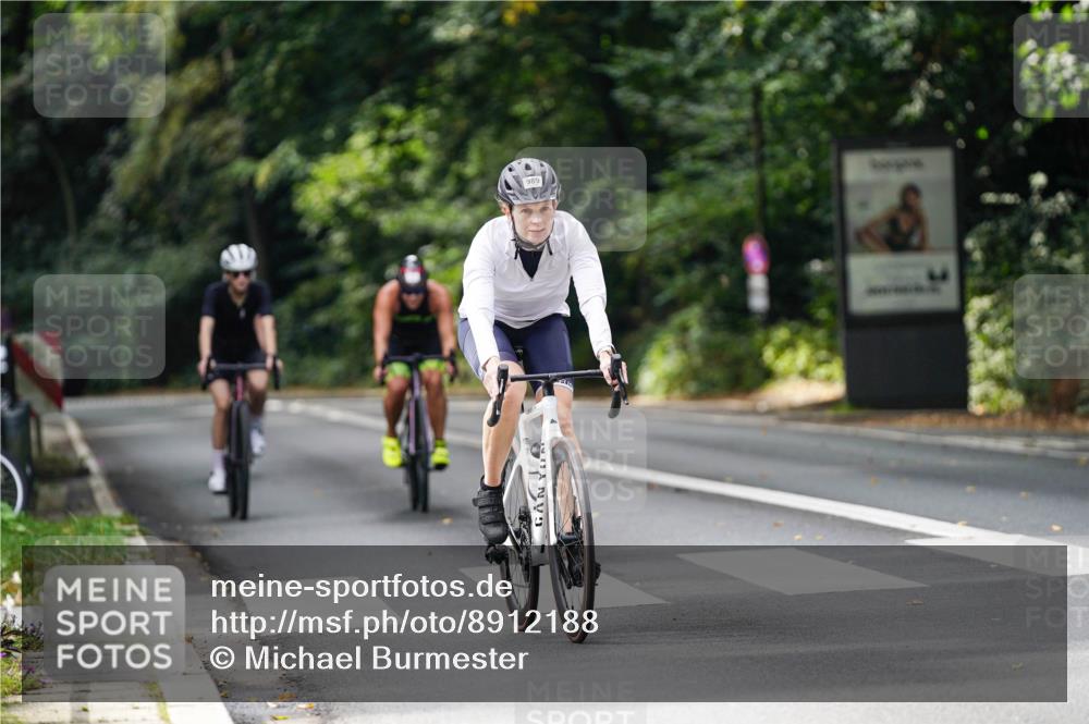 14.09.2025 - Stadtparktriathlon Michael Burmester http://msf.ph/oto/8912188 14.09.2025 11:28:50 Radfahren 938, 973, 982, 984, 989, 1018, 1019 meine-sportfotos.de
