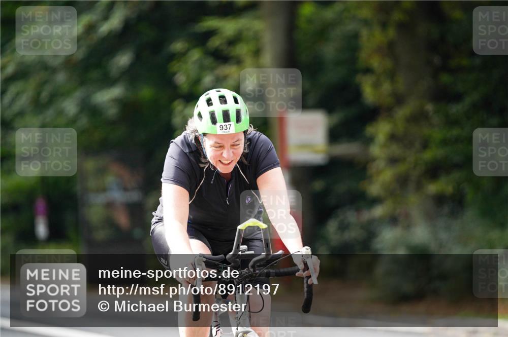 14.09.2025 - Stadtparktriathlon Michael Burmester http://msf.ph/oto/8912197 14.09.2025 11:29:34 Radfahren 892, 937 meine-sportfotos.de