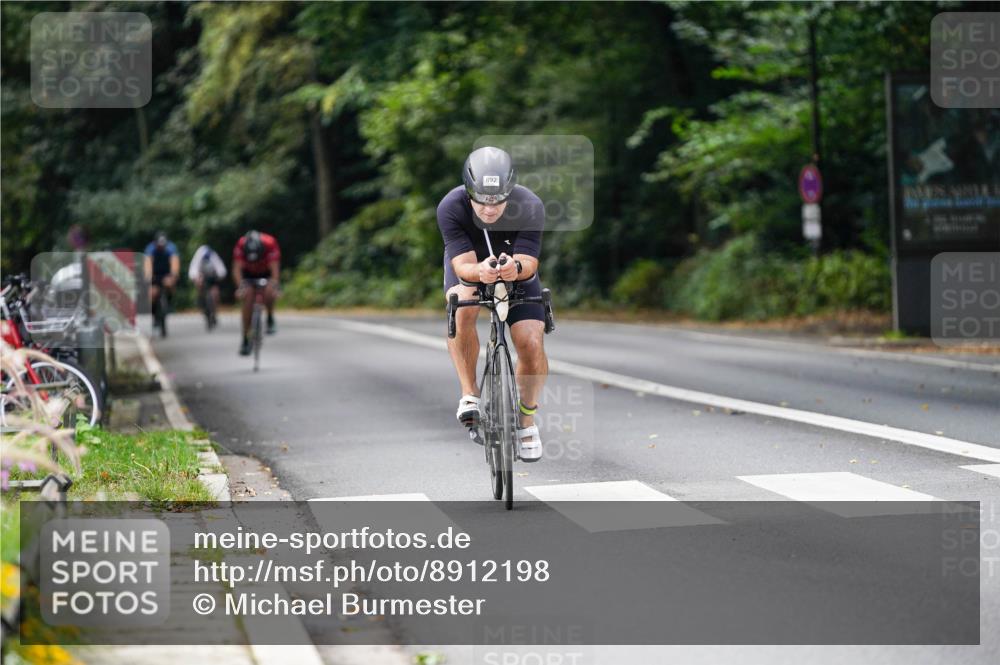 14.09.2025 - Stadtparktriathlon Michael Burmester http://msf.ph/oto/8912198 14.09.2025 11:29:41 Radfahren 873, 892 meine-sportfotos.de