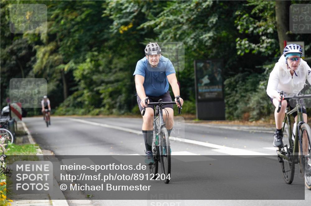 14.09.2025 - Stadtparktriathlon Michael Burmester http://msf.ph/oto/8912204 14.09.2025 11:29:52 Radfahren 873, 891, 981 meine-sportfotos.de