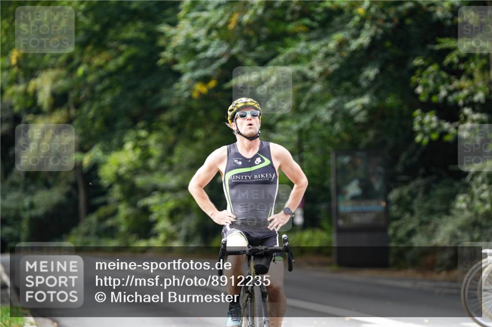 14.09.2025 - Stadtparktriathlon Michael Burmester http://msf.ph/oto/8912235 14.09.2025 11:30:39 Radfahren 822, 829, 850, 855, 952, 960, 1014 meine-sportfotos.de