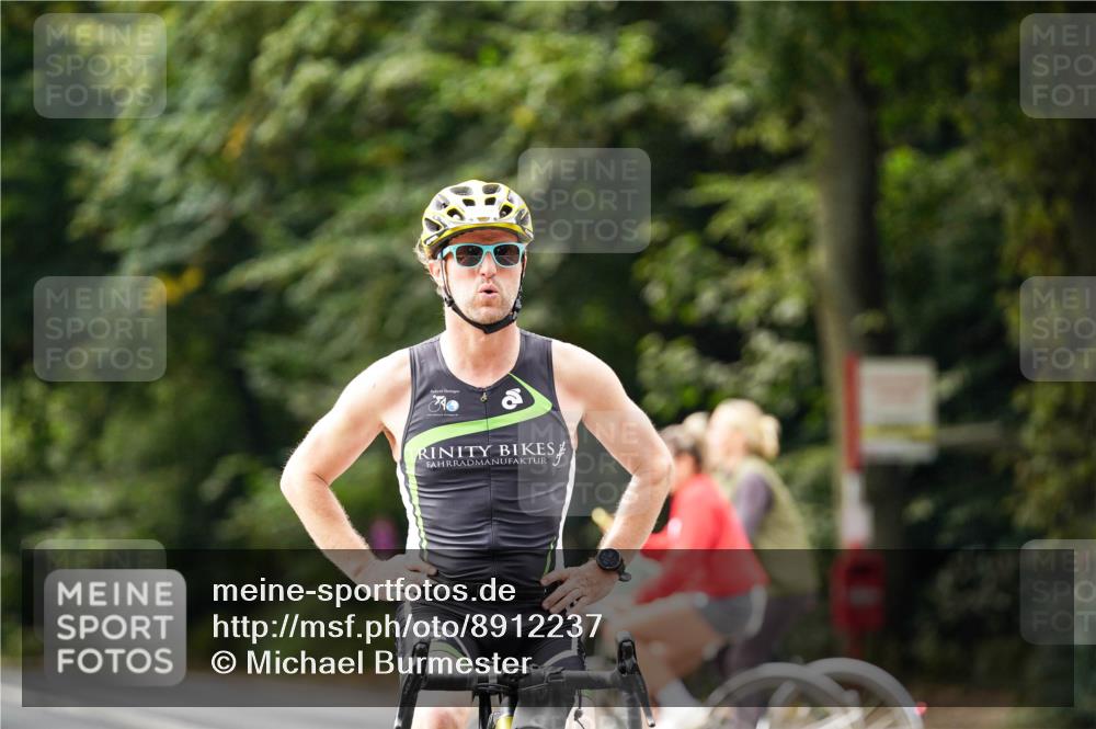 14.09.2025 - Stadtparktriathlon Michael Burmester http://msf.ph/oto/8912237 14.09.2025 11:30:40 Radfahren 822, 829, 850, 855, 952, 960, 1014 meine-sportfotos.de