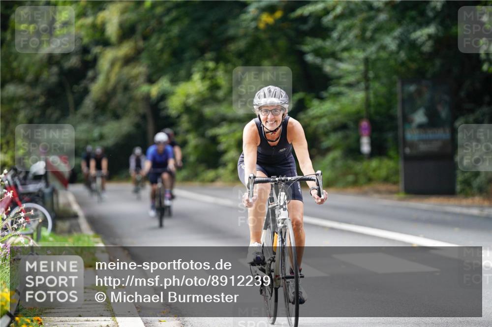 14.09.2025 - Stadtparktriathlon Michael Burmester http://msf.ph/oto/8912239 14.09.2025 11:30:52 Radfahren 882, 929, 945, 998 meine-sportfotos.de