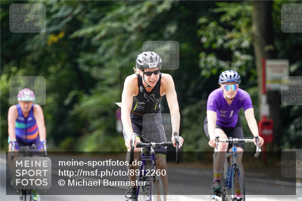 14.09.2025 - Stadtparktriathlon Michael Burmester http://msf.ph/oto/8912260 14.09.2025 11:31:17 Radfahren 858, 886, 943, 972, 978, 1001, 1002, 1007 meine-sportfotos.de