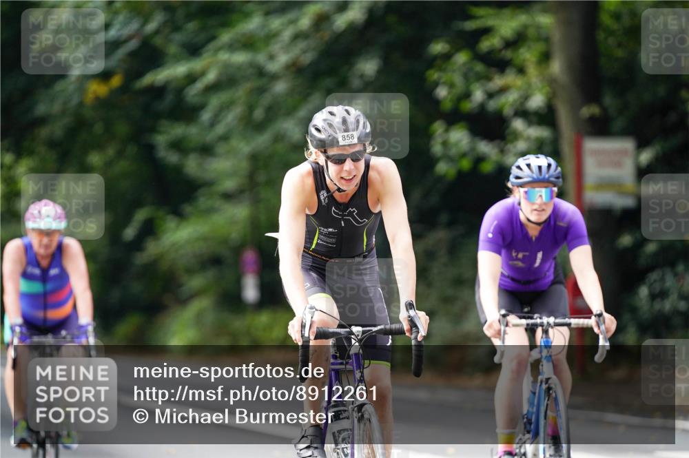 14.09.2025 - Stadtparktriathlon Michael Burmester http://msf.ph/oto/8912261 14.09.2025 11:31:17 Radfahren 858, 886, 943, 972, 978, 1001, 1002, 1007 meine-sportfotos.de