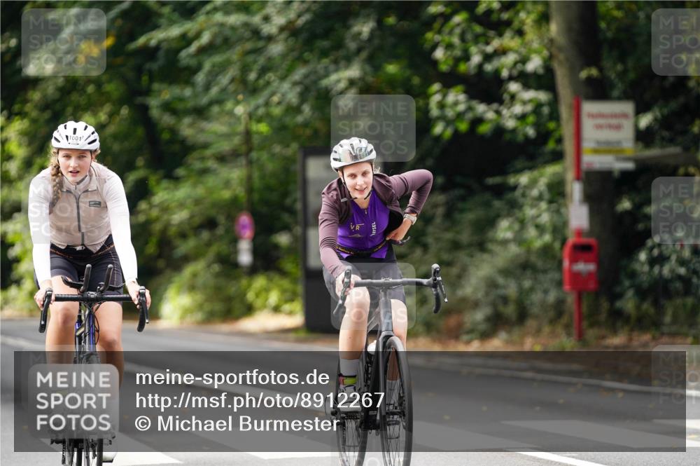 14.09.2025 - Stadtparktriathlon Michael Burmester http://msf.ph/oto/8912267 14.09.2025 11:31:23 Radfahren 857, 858, 886, 943, 978, 1001, 1002 meine-sportfotos.de