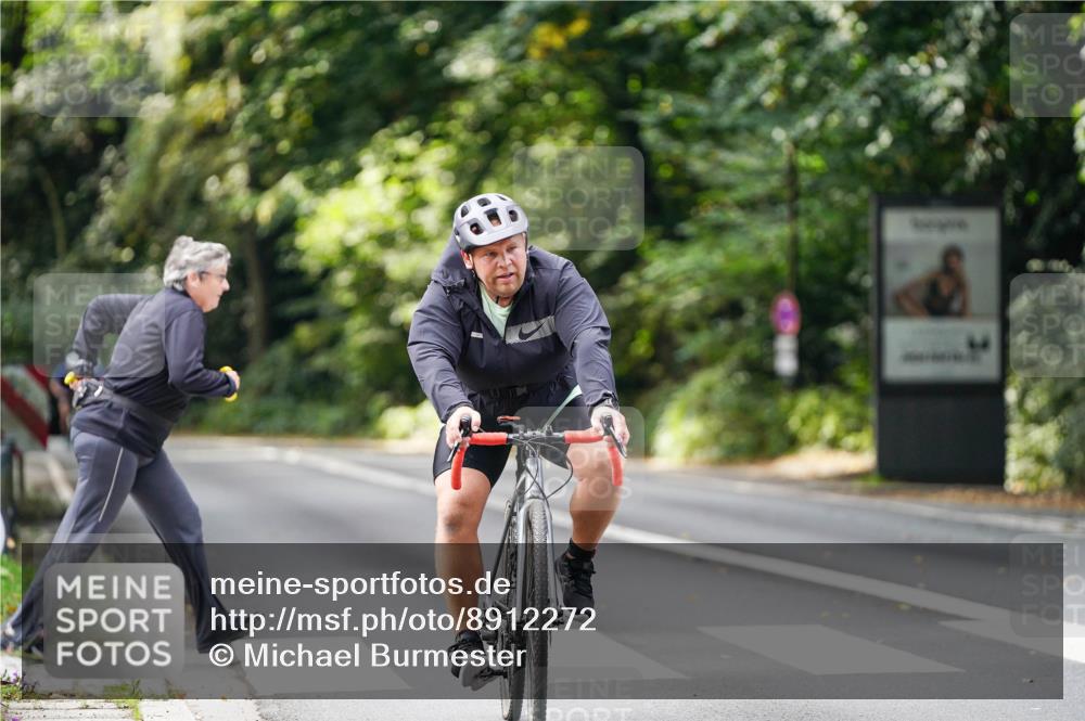 14.09.2025 - Stadtparktriathlon Michael Burmester http://msf.ph/oto/8912272 14.09.2025 11:31:28 Radfahren 857, 978, 1001, 1002 meine-sportfotos.de