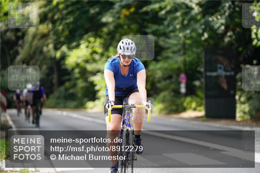 14.09.2025 - Stadtparktriathlon Michael Burmester http://msf.ph/oto/8912279 14.09.2025 11:31:41 Radfahren 876, 893, 895, 940, 958 meine-sportfotos.de