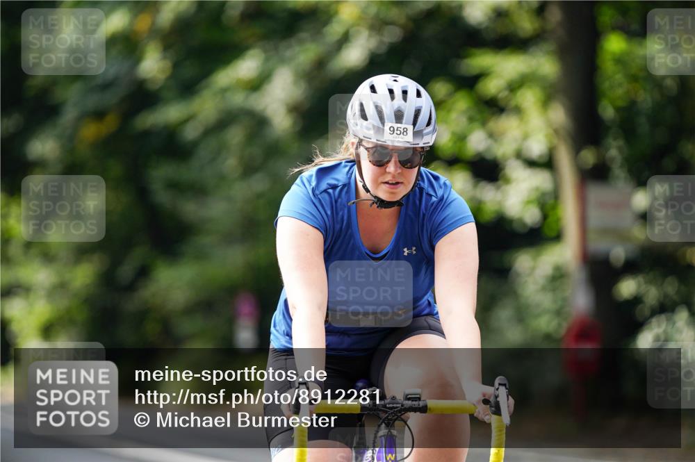 14.09.2025 - Stadtparktriathlon Michael Burmester http://msf.ph/oto/8912281 14.09.2025 11:31:42 Radfahren 876, 893, 895, 940, 958 meine-sportfotos.de