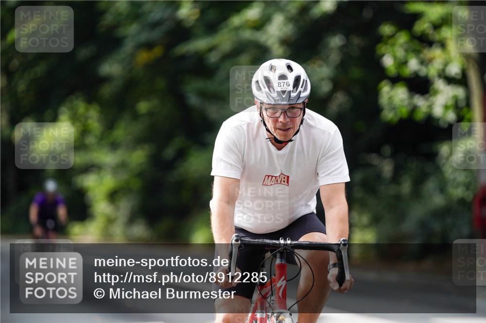 14.09.2025 - Stadtparktriathlon Michael Burmester http://msf.ph/oto/8912285 14.09.2025 11:31:47 Radfahren 876, 895, 948, 958 meine-sportfotos.de