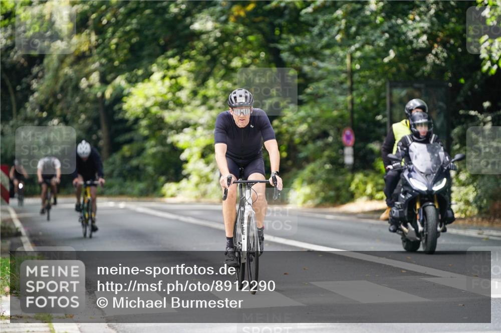14.09.2025 - Stadtparktriathlon Michael Burmester http://msf.ph/oto/8912290 14.09.2025 11:32:00 Radfahren 877, 878, 900, 915 meine-sportfotos.de