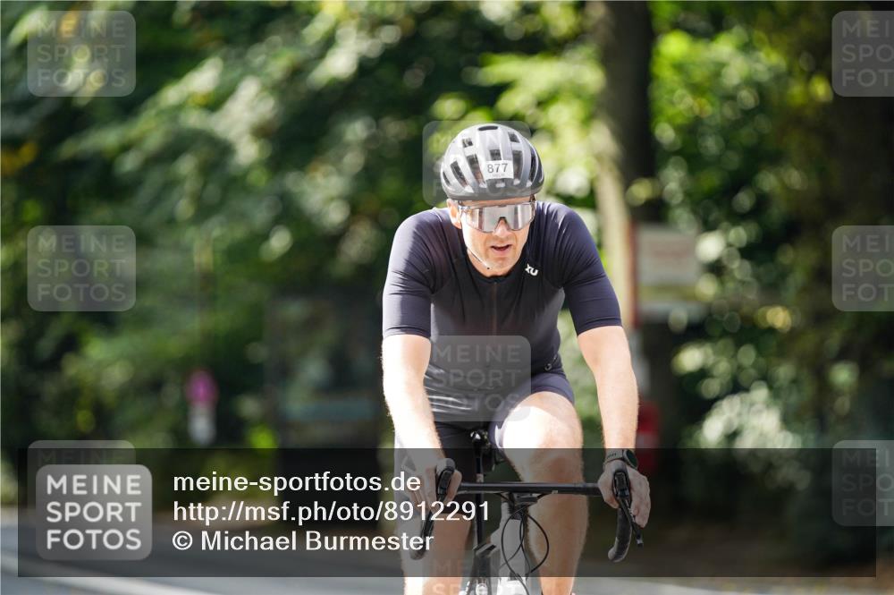 14.09.2025 - Stadtparktriathlon Michael Burmester http://msf.ph/oto/8912291 14.09.2025 11:32:02 Radfahren 877, 878, 900, 915 meine-sportfotos.de