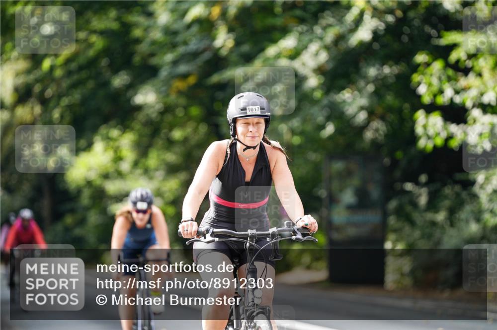 14.09.2025 - Stadtparktriathlon Michael Burmester http://msf.ph/oto/8912303 14.09.2025 11:32:15 Radfahren 894, 966, 968, 974, 997, 1017 meine-sportfotos.de