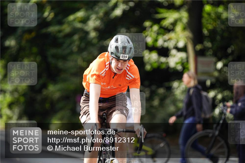 14.09.2025 - Stadtparktriathlon Michael Burmester http://msf.ph/oto/8912312 14.09.2025 11:32:22 Radfahren 894, 968, 974, 997, 1017 meine-sportfotos.de