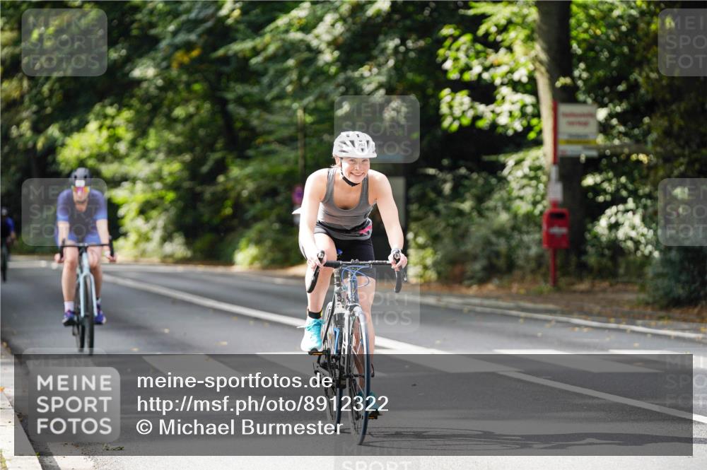 14.09.2025 - Stadtparktriathlon Michael Burmester http://msf.ph/oto/8912322 14.09.2025 11:32:46 Radfahren 936, 950, 967, 986, 994 meine-sportfotos.de