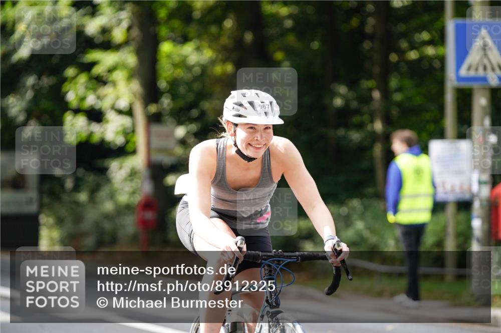 14.09.2025 - Stadtparktriathlon Michael Burmester http://msf.ph/oto/8912325 14.09.2025 11:32:47 Radfahren 936, 950, 967, 994 meine-sportfotos.de