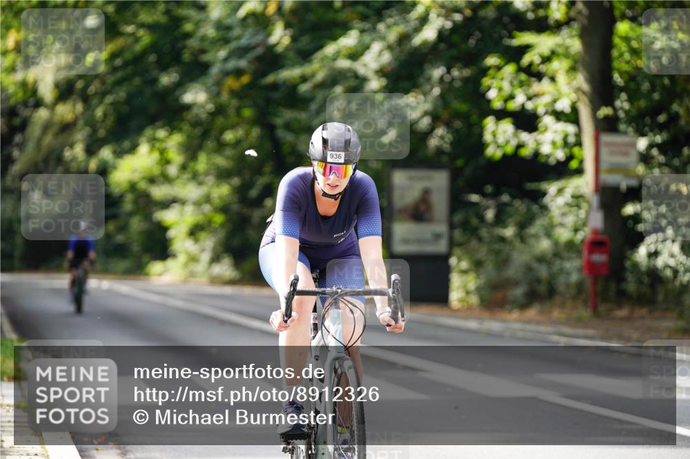 14.09.2025 - Stadtparktriathlon Michael Burmester http://msf.ph/oto/8912326 14.09.2025 11:32:48 Radfahren 936, 950, 967, 994 meine-sportfotos.de