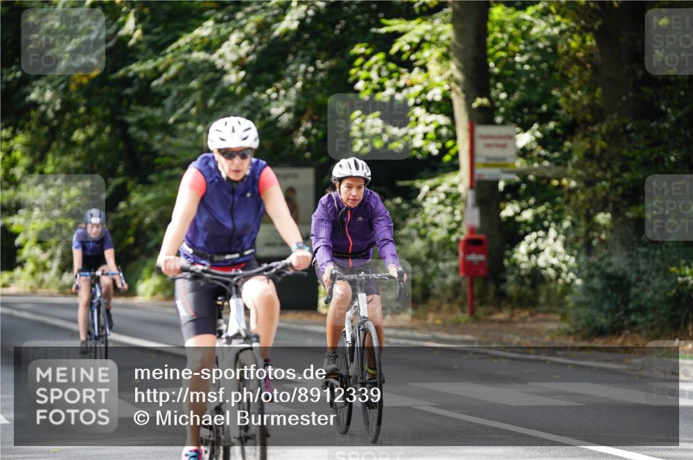 14.09.2025 - Stadtparktriathlon Michael Burmester http://msf.ph/oto/8912339 14.09.2025 11:33:16 Radfahren 946, 980, 992, 1005, 1011, 1067 meine-sportfotos.de