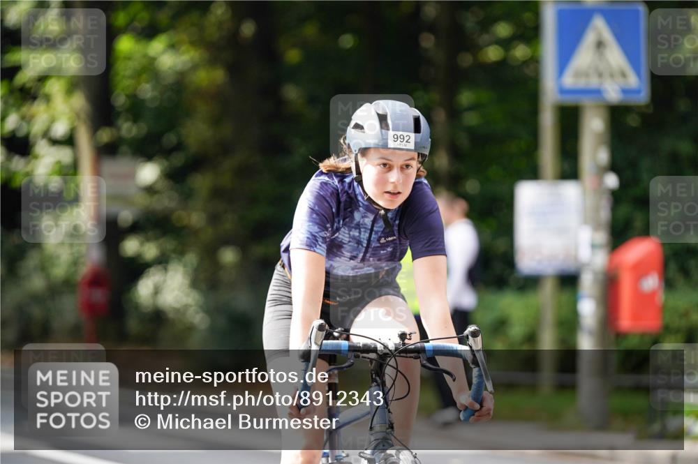 14.09.2025 - Stadtparktriathlon Michael Burmester http://msf.ph/oto/8912343 14.09.2025 11:33:19 Radfahren 824, 946, 980, 992, 1005, 1011, 1067 meine-sportfotos.de