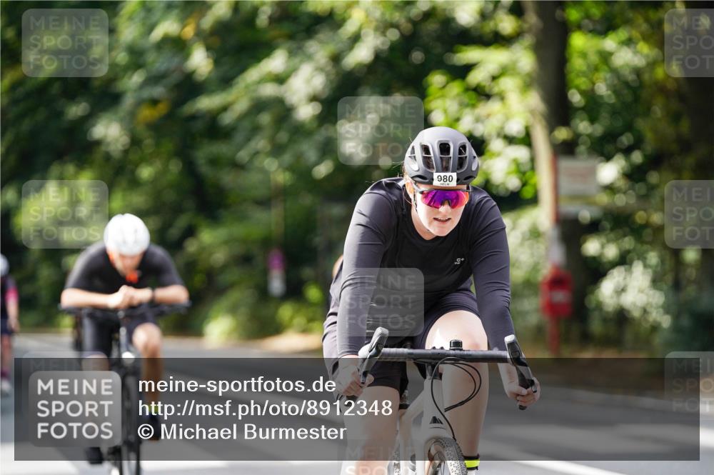 14.09.2025 - Stadtparktriathlon Michael Burmester http://msf.ph/oto/8912348 14.09.2025 11:33:24 Radfahren 824, 839, 946, 962, 980, 992, 1008, 1067 meine-sportfotos.de