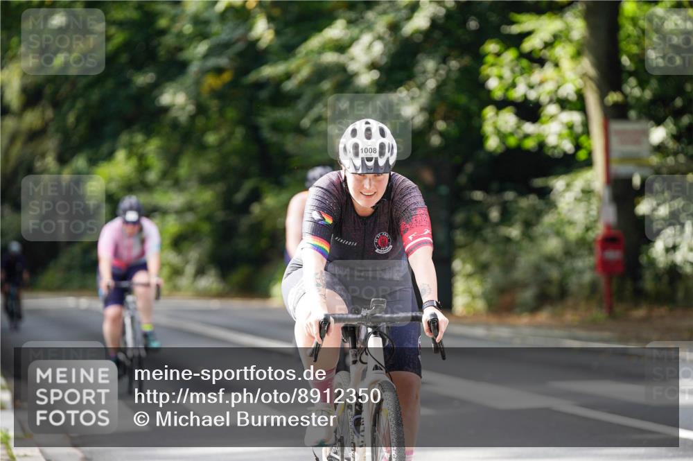 14.09.2025 - Stadtparktriathlon Michael Burmester http://msf.ph/oto/8912350 14.09.2025 11:33:27 Radfahren 824, 839, 946, 962, 980, 1006, 1008, 1067 meine-sportfotos.de