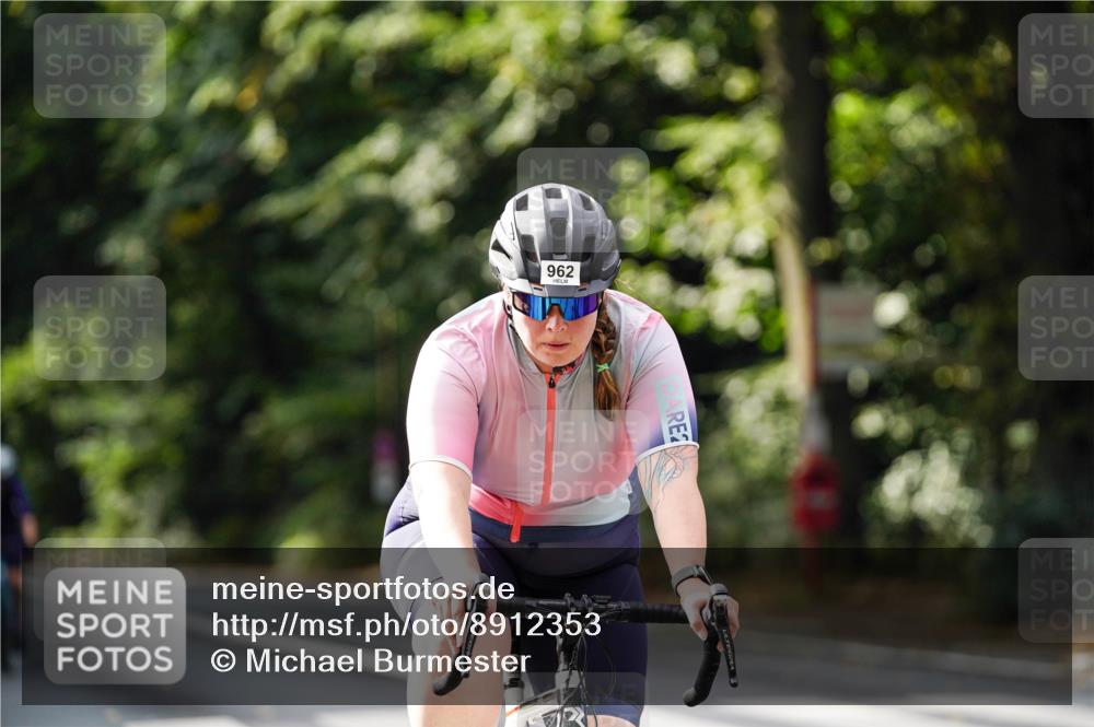 14.09.2025 - Stadtparktriathlon Michael Burmester http://msf.ph/oto/8912353 14.09.2025 11:33:30 Radfahren 824, 839, 962, 980, 1006, 1008, 1067, 1069 meine-sportfotos.de