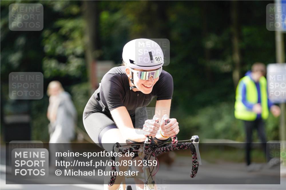 14.09.2025 - Stadtparktriathlon Michael Burmester http://msf.ph/oto/8912359 14.09.2025 11:33:41 Radfahren 951, 1069 meine-sportfotos.de