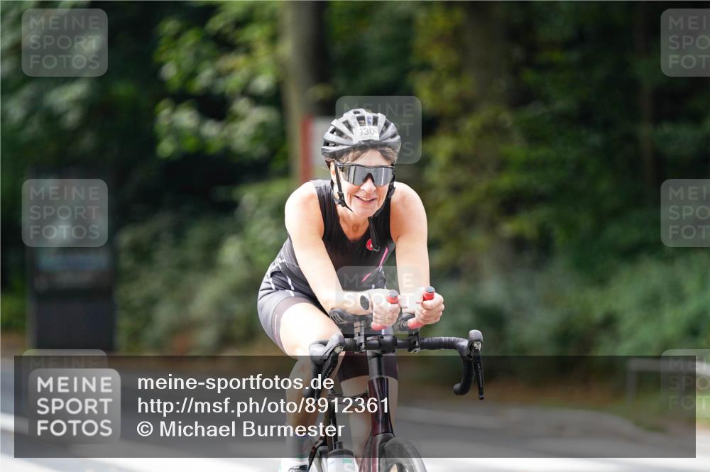 14.09.2025 - Stadtparktriathlon Michael Burmester http://msf.ph/oto/8912361 14.09.2025 11:33:53 Radfahren 930 meine-sportfotos.de