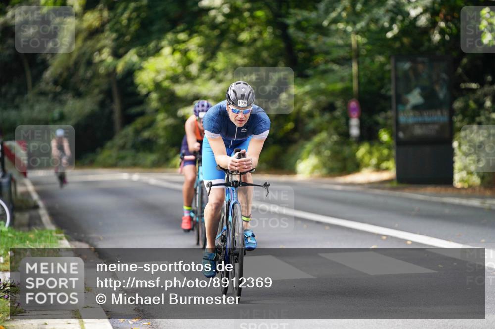 14.09.2025 - Stadtparktriathlon Michael Burmester http://msf.ph/oto/8912369 14.09.2025 11:34:06 Radfahren 911, 942, 1015, 1036 meine-sportfotos.de