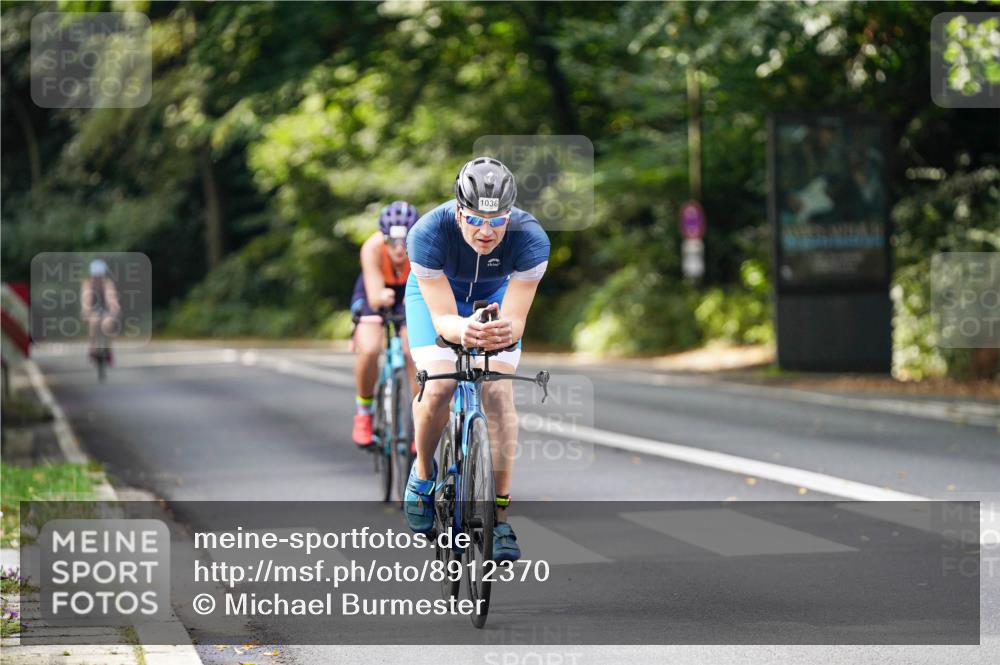 14.09.2025 - Stadtparktriathlon Michael Burmester http://msf.ph/oto/8912370 14.09.2025 11:34:07 Radfahren 911, 942, 1000, 1015, 1036 meine-sportfotos.de