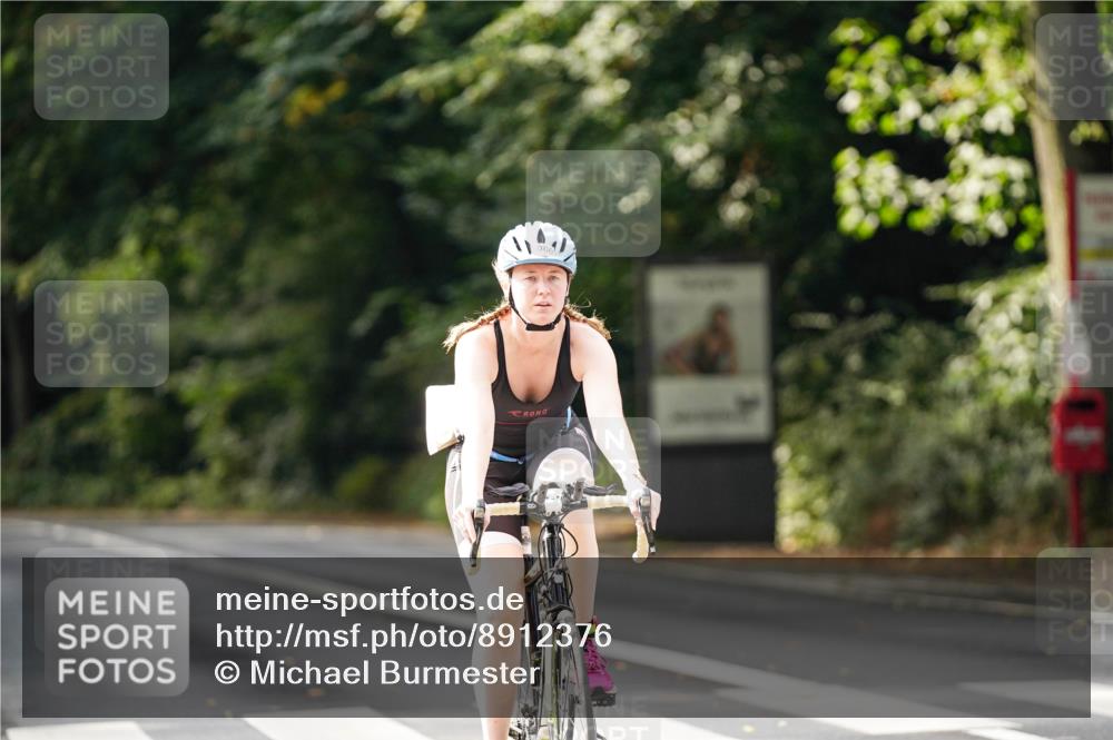 14.09.2025 - Stadtparktriathlon Michael Burmester http://msf.ph/oto/8912376 14.09.2025 11:34:14 Radfahren 935, 1000, 1015 meine-sportfotos.de
